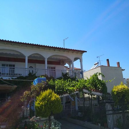 Grigorios Apartments Nea Vrasna Bagian luar foto
