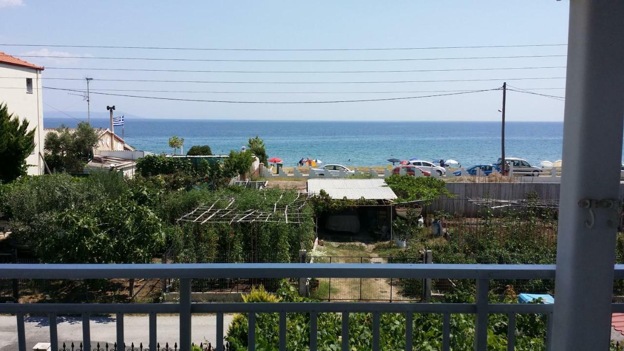 Grigorios Apartments Nea Vrasna Bagian luar foto