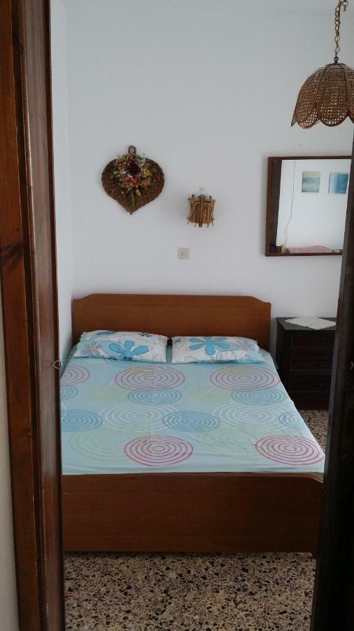 Grigorios Apartments Nea Vrasna Bagian luar foto