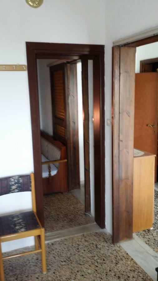Grigorios Apartments Nea Vrasna Bagian luar foto