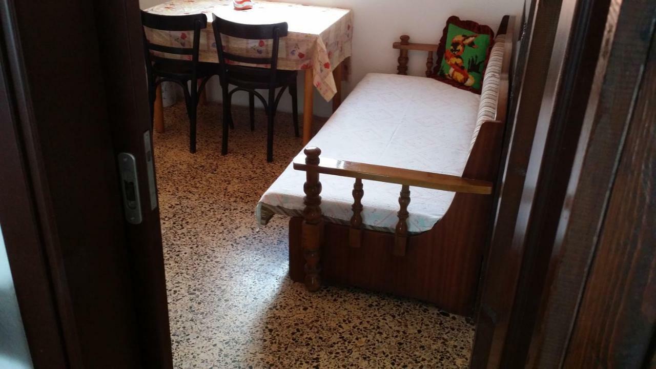 Grigorios Apartments Nea Vrasna Bagian luar foto