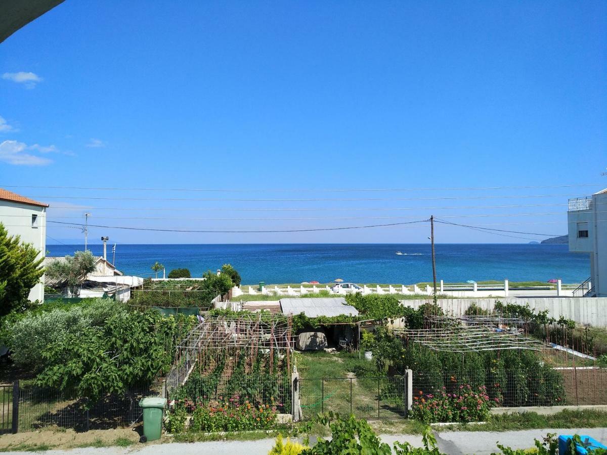Grigorios Apartments Nea Vrasna Bagian luar foto