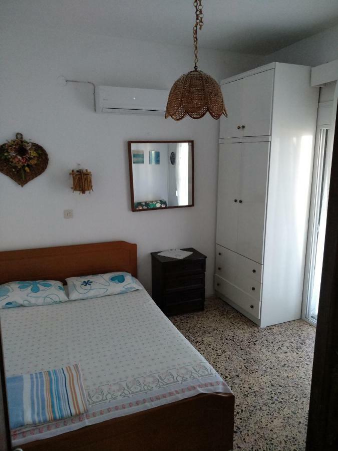 Grigorios Apartments Nea Vrasna Bagian luar foto