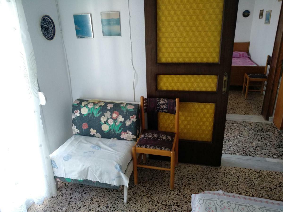 Grigorios Apartments Nea Vrasna Bagian luar foto
