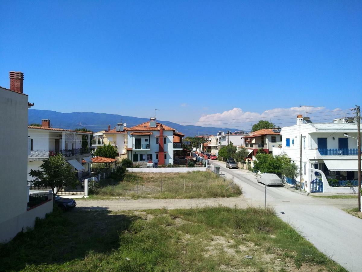 Grigorios Apartments Nea Vrasna Bagian luar foto